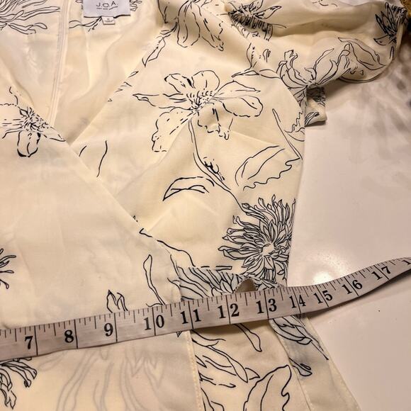 J.O.A Tessie Floral Print Wrap Dress Size Small - Picture 8 of 8
